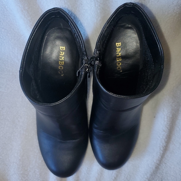 Black Bamboo Booties - Picture 4 of 7